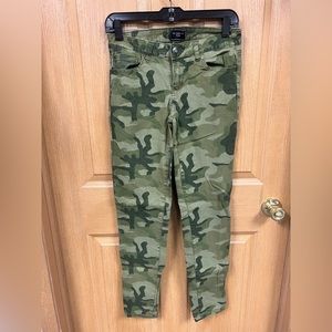 💚🖤Celebrity Pink Skinny Jeans